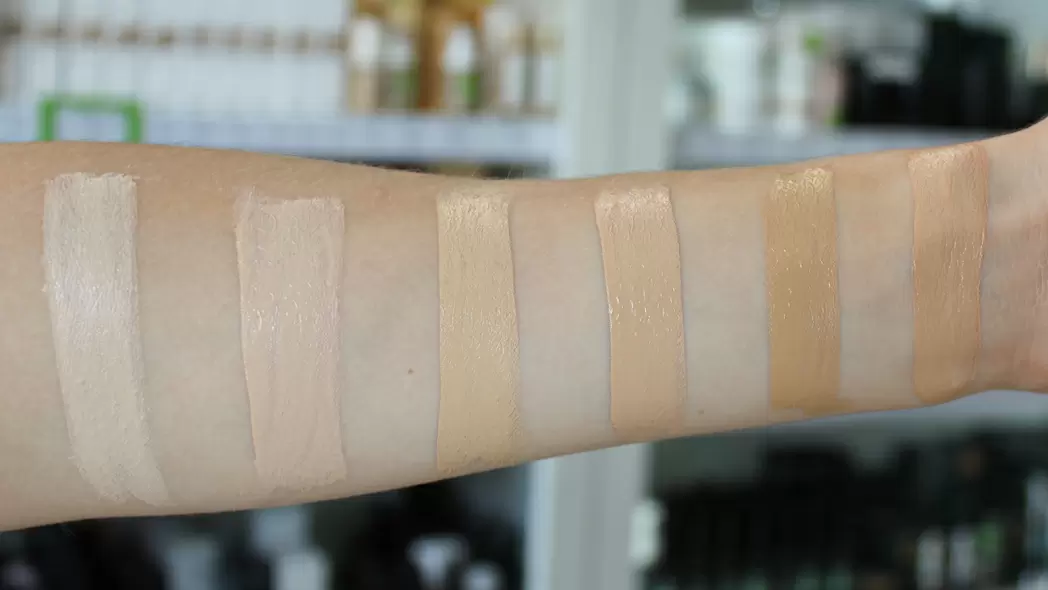 Wygładzająco - kryjący krem BB z naturalnymi cyklopeptydami SPF20